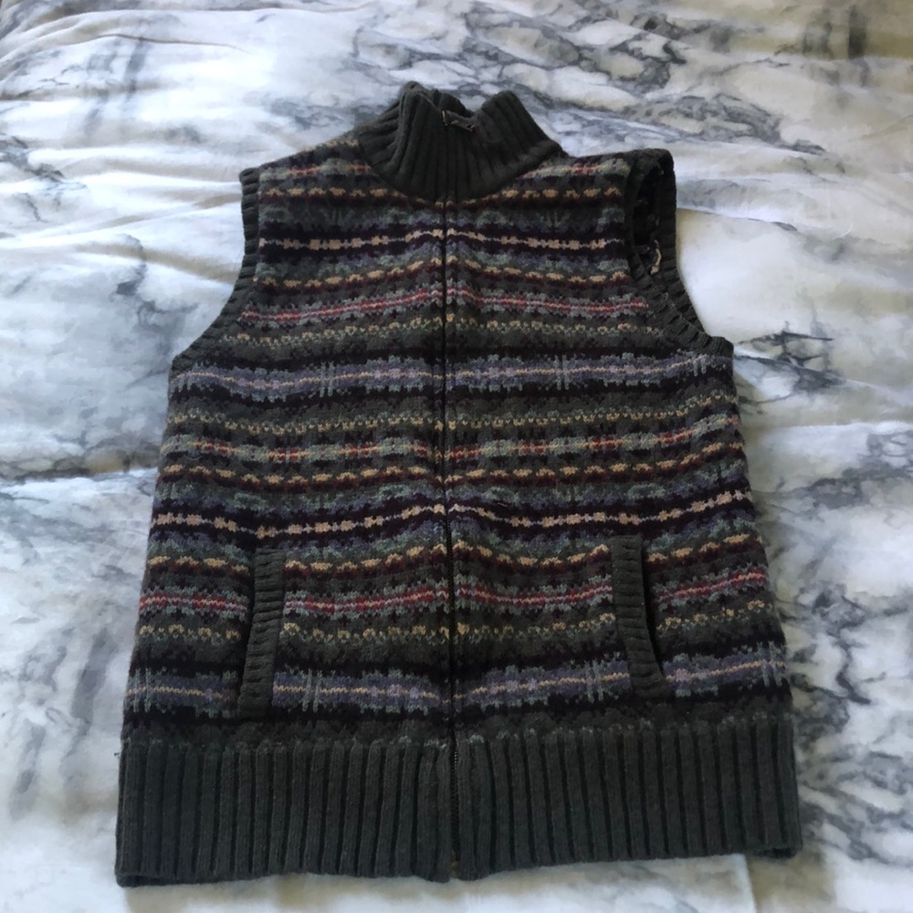 Knit sweater vest